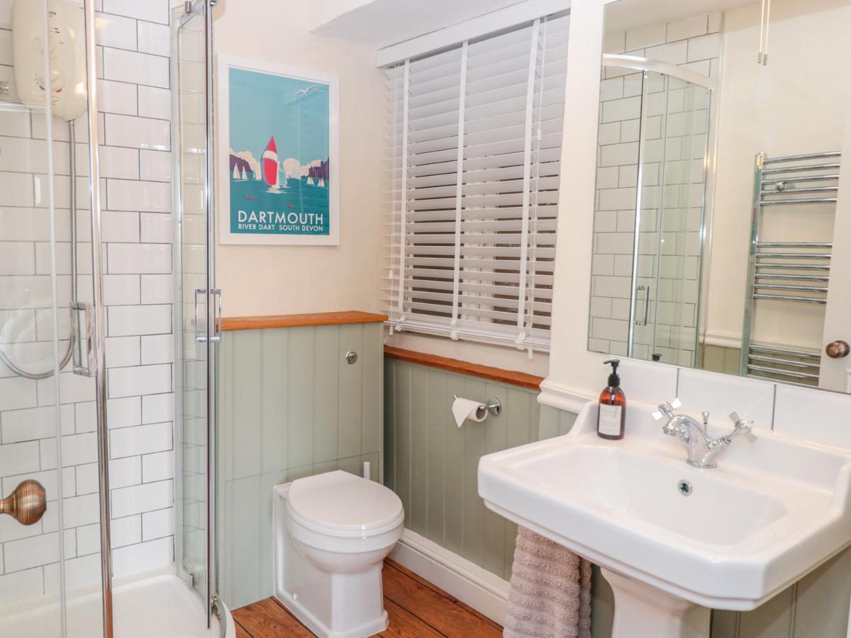 34b Clarence Street Apartment *