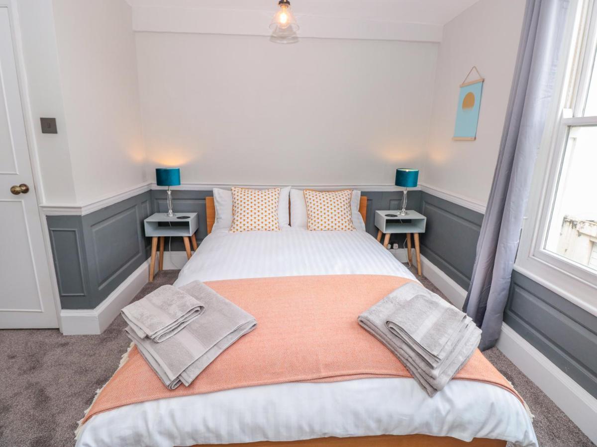 34b Clarence Street